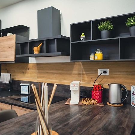 L Arche Comfort & Relax Brown Home Di Via Varesina ミラノ エクステリア 写真