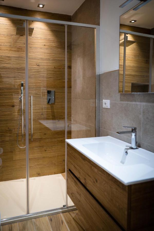L Arche Comfort & Relax Brown Home Di Via Varesina ミラノ エクステリア 写真